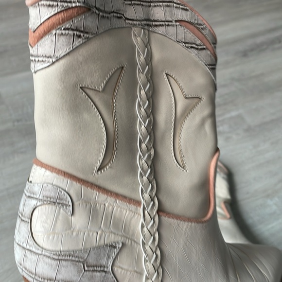 Cowboy boots - Picture 5 of 10